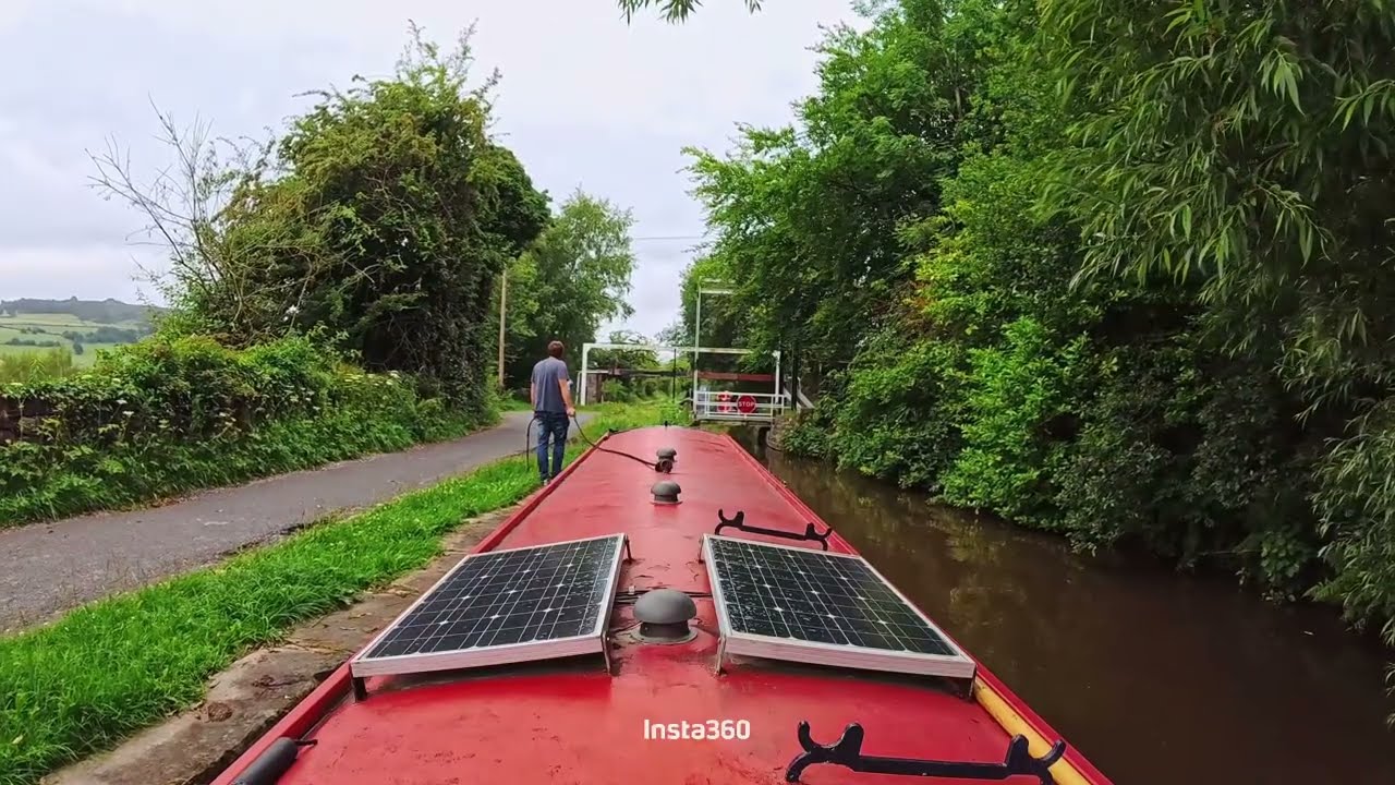 Peak forest canal Marple to Disley narrow boat life 