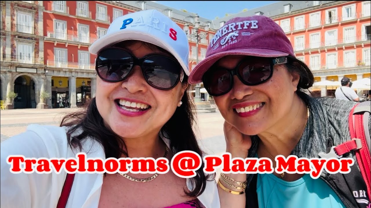 TRAVELNORMS @ PLAZA MAYOR В МАДРИДЕ, ИСПАНИЯ