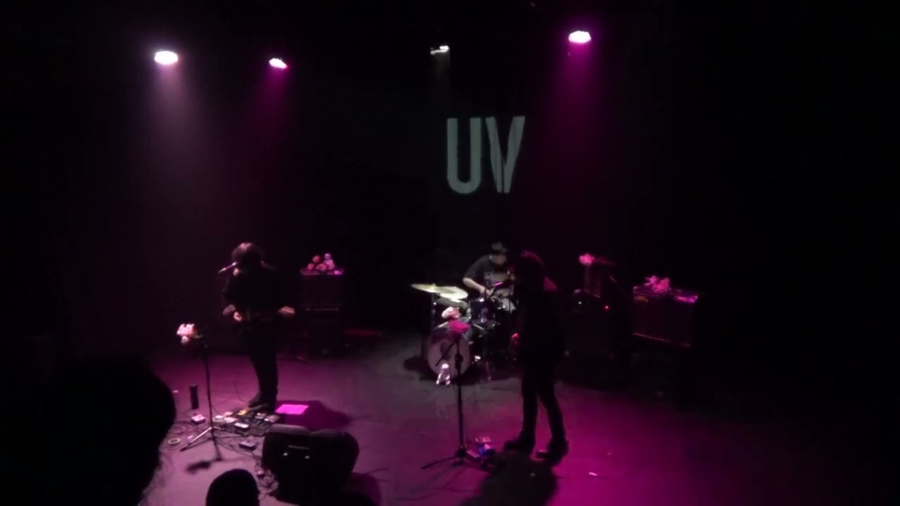 UV - Pides todo, no das nada (en vivo Concepción)