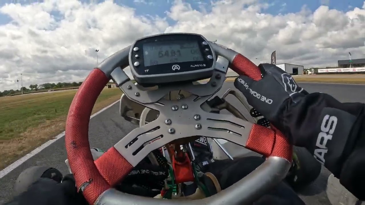 Rotax vs x30 Solokart