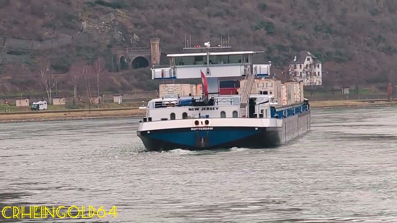 Rheinschifffahrt im Tal der Loreley: Zu Berg ,Zu Tal und in die Kurve ...Ship Spotting Rhine Valley