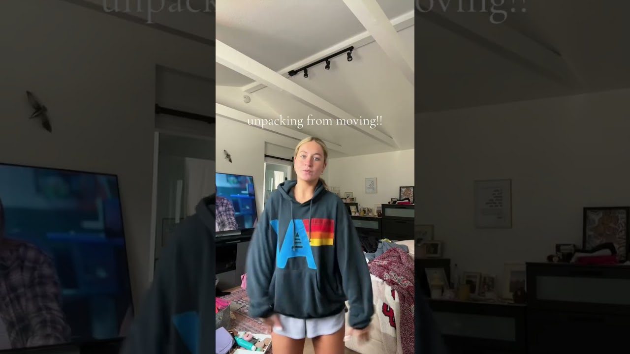 secret lives of mormon wives in the background!! #moving #movingtok #secretlivesofmormonwiveshulu