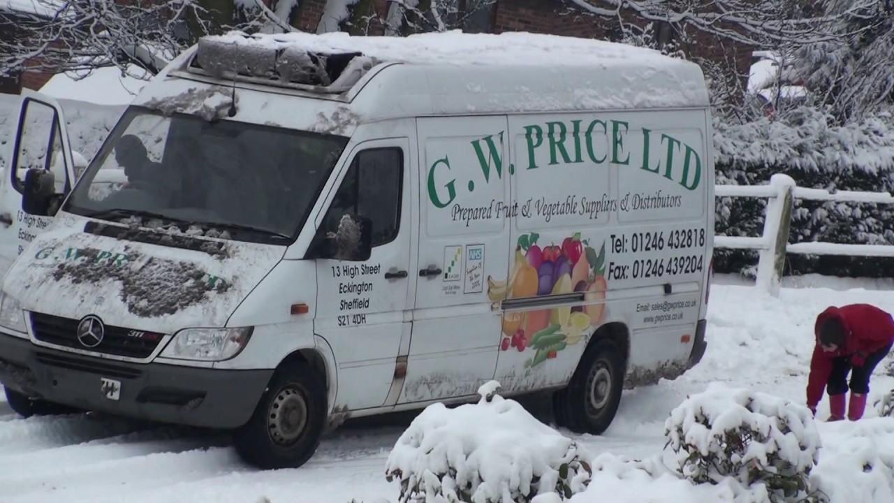 heavy snow sheffield van stuck