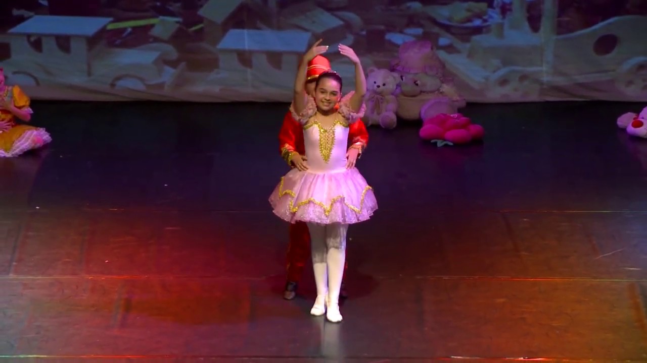 Apresentação - Um conto de Natal (Soldadinho e bailarina)