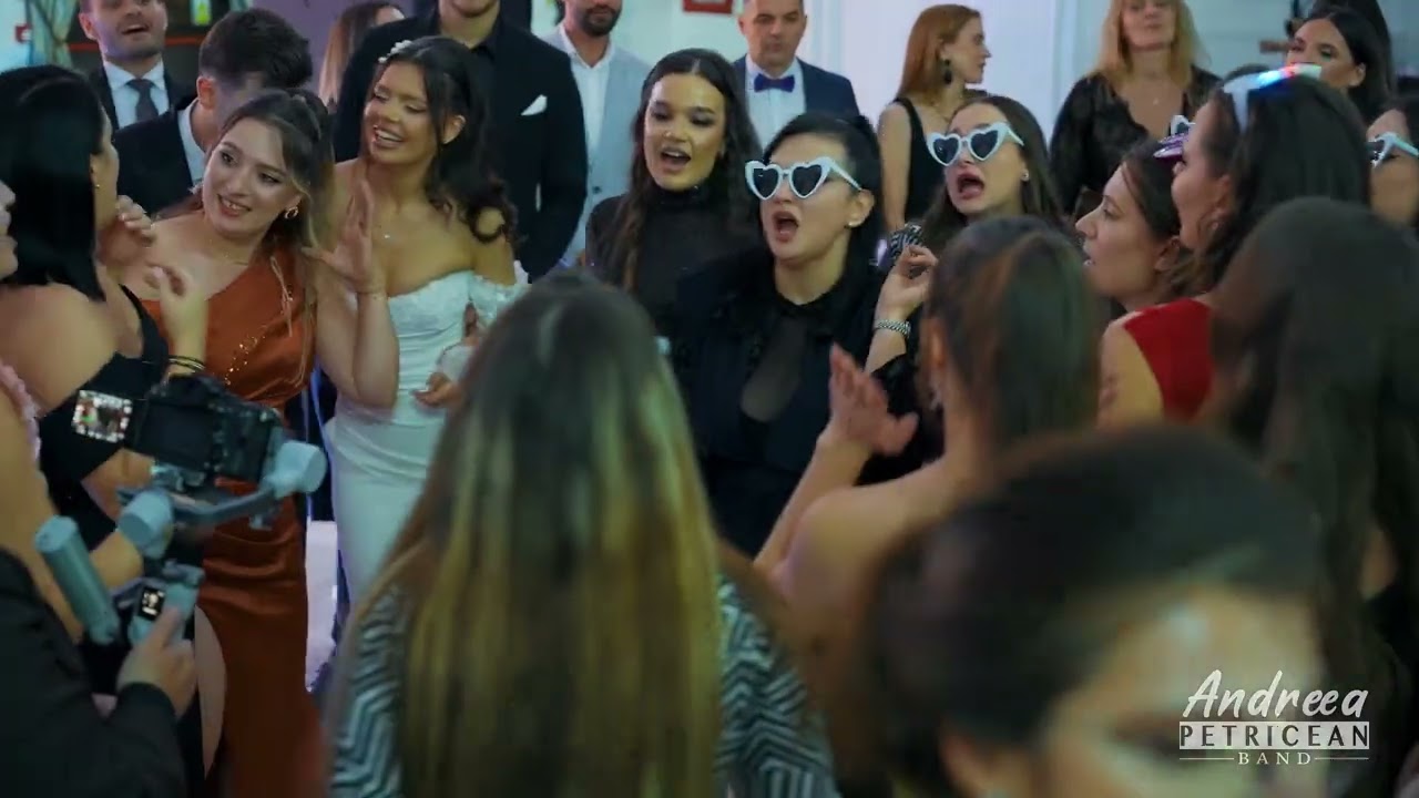 Andreea Petricean Band - Diskoteka Moment
