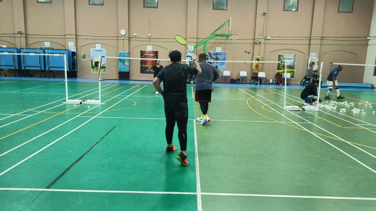 Badminton queuing with Flickers Warrior Qatar_Sam, Hamdan, Kristy & Ram
