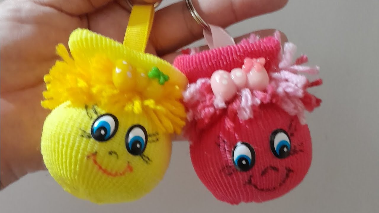#Diy Boneca bolinha feito na xuxinha de cabelo #fuxicos #chaveiros