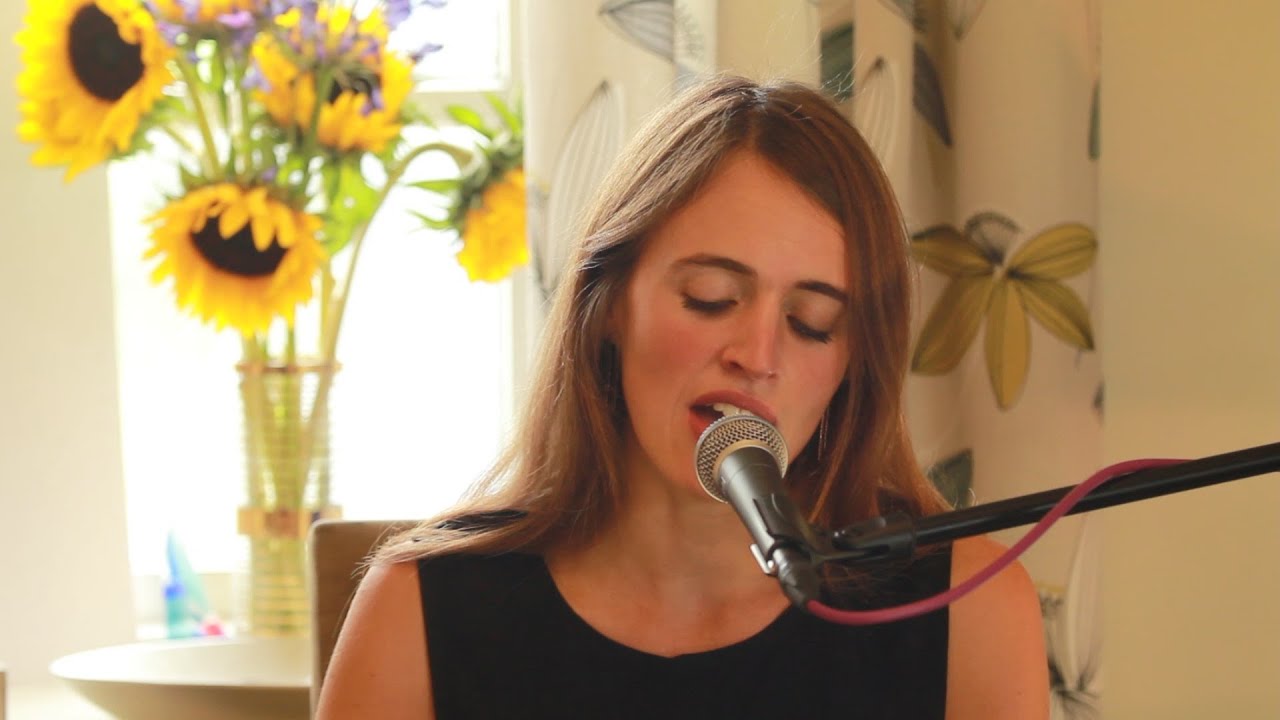 India Bourne - These Days Of Ours (Indie Kitchen Session)