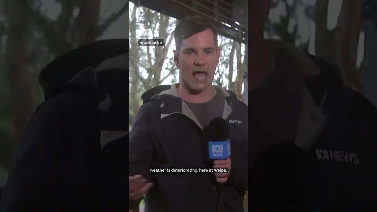 Tropical Cyclone Narelle makes landfall | ABC NEWS