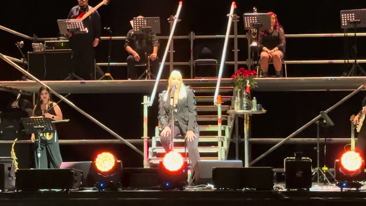 ROCIO BANQUELLS EN EL MAJESTUOSO RECINTO EL TEATRO METROPOLITAN SE PRESENTA CON GRAN ÉXITO 