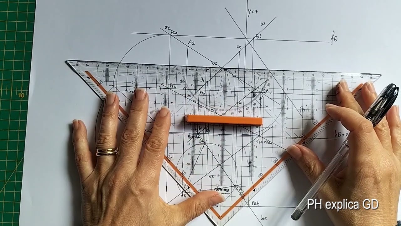 rebatimento do plano de rampa  -  representação de uma pirâmide