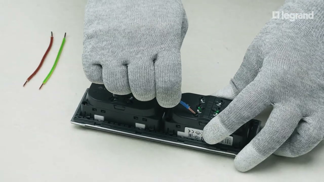 Doze de pardoseală Legrand - Ghid de instalare (Ref. 0 807 48 / 0 807 49 / 0 807 50)
