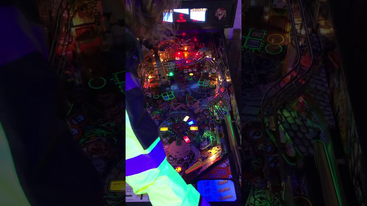Flipper Tales from the crypt pinball colorDMD + pinsound electro, disco, rock.
