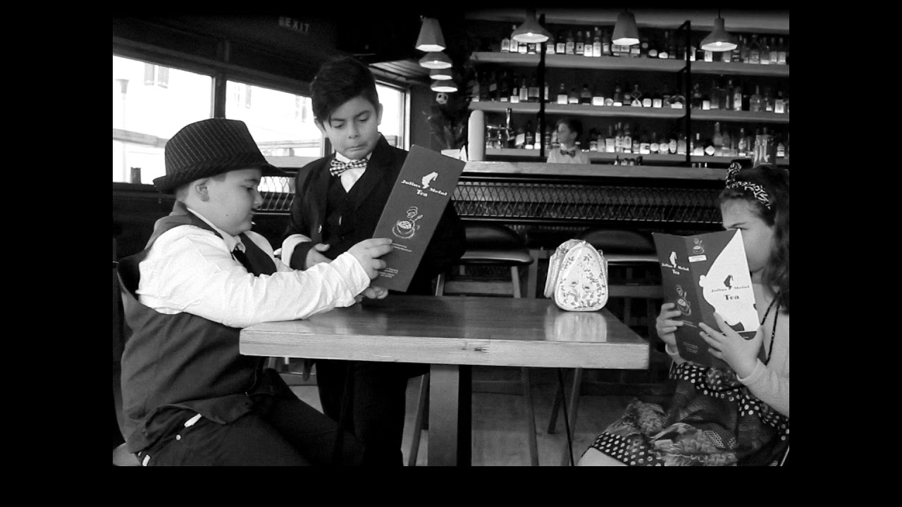 ''&Omicron; &Mu;&pi;ί&lambda;&eta;&sigmaf;, &eta; &Mu;&pi;έ&lambda;&alpha; &kappa;&alpha;&iota; &omicron;&iota; &mu;&pi;&epsilon;&lambda;ά&delta;&epsilon;&sigmaf;-Billy, Bella and the Bullies'' - cinema &delta;&iota;ά&beta;&alpha;&sigma;&epsilon;&sigmaf;;