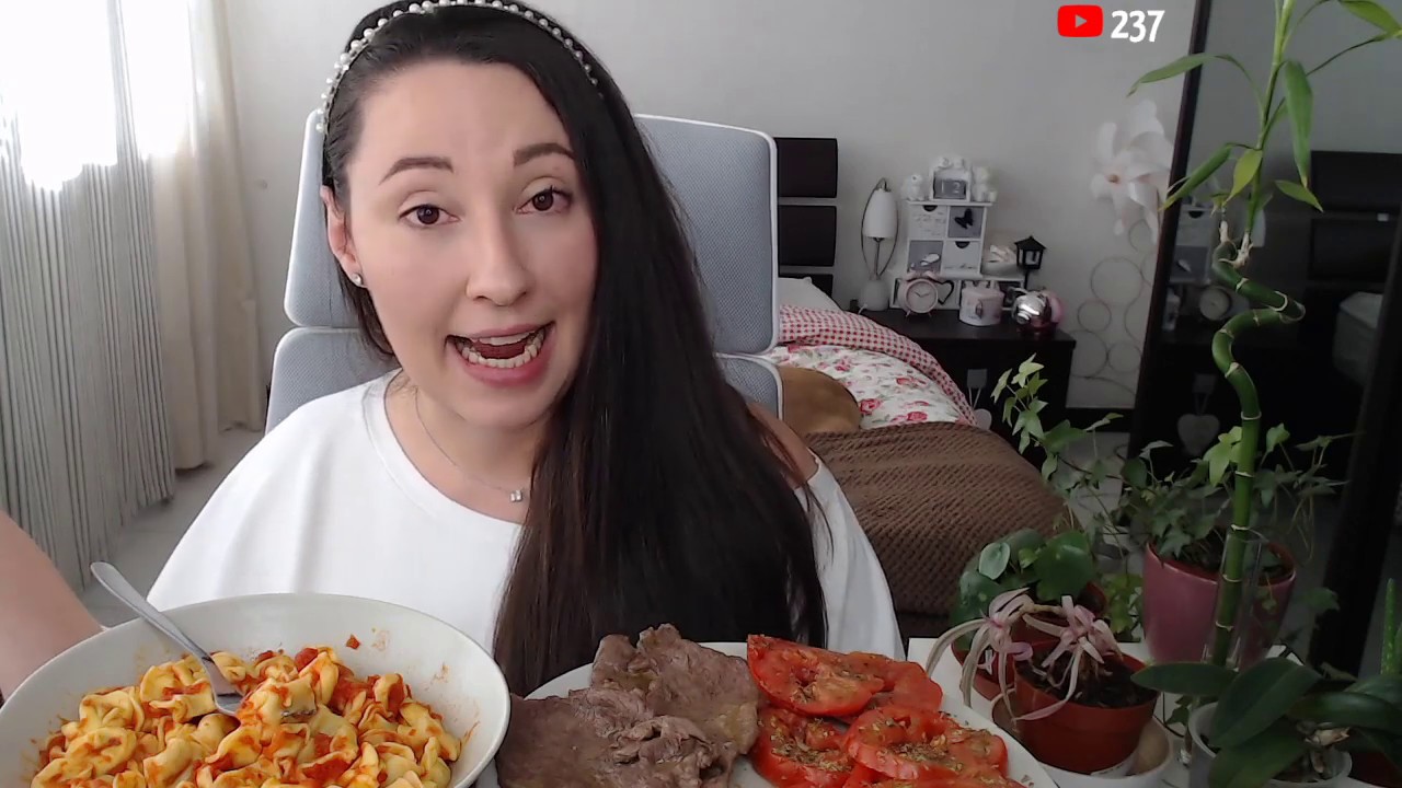 TORTELLINI MUKBANG EATING SHOW IN LIVE! Rispondo alle vostre domande in diretta!