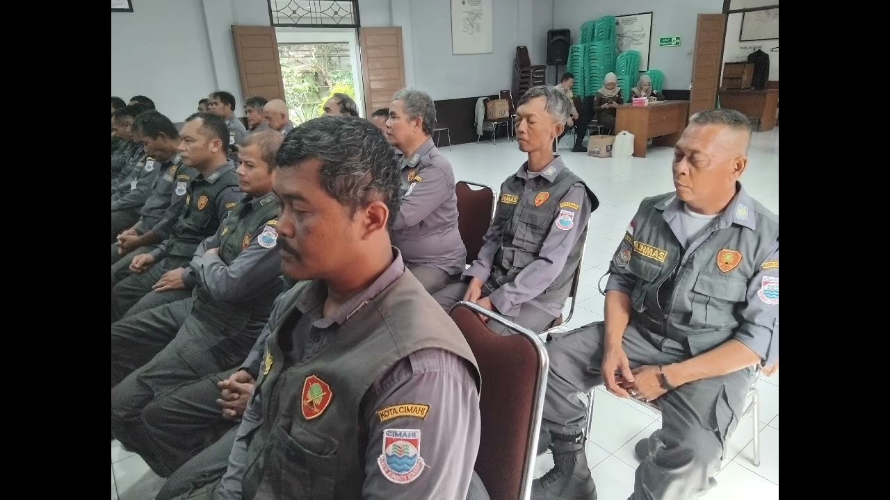 Pembinaan Anggota Satlinmas Tingkat Kota Cimahi di Kelurahan Padasuka Tahun 2025