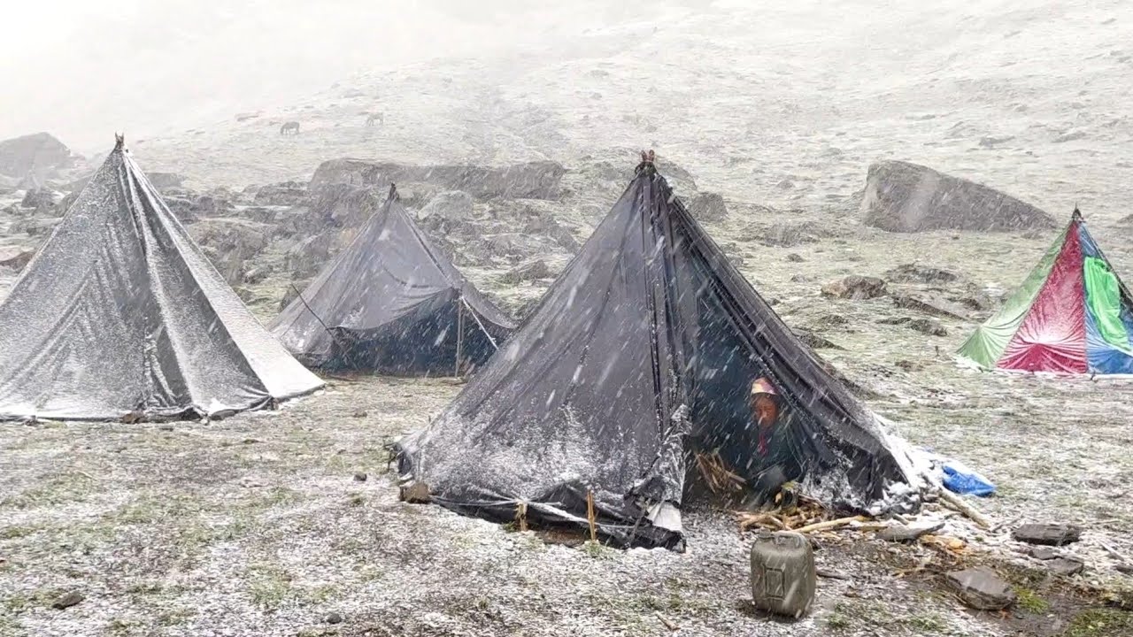 Most relaxation himalayan village life into the snow || Village Life in Nepal || Rural Village |