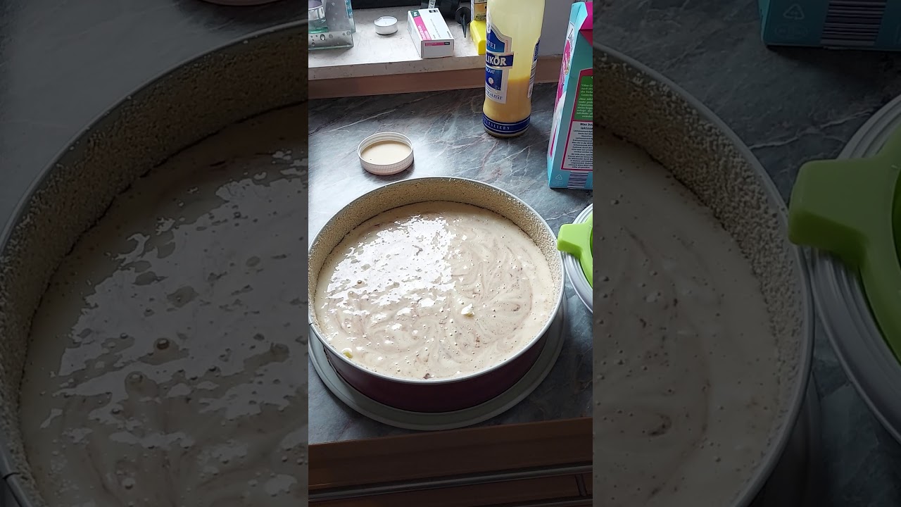 heute gibt's Ananas Eierlik&ouml;r Nutella Kuchen wie Schokoladen&uuml;berzug wei&szlig;e Schokoraspeln