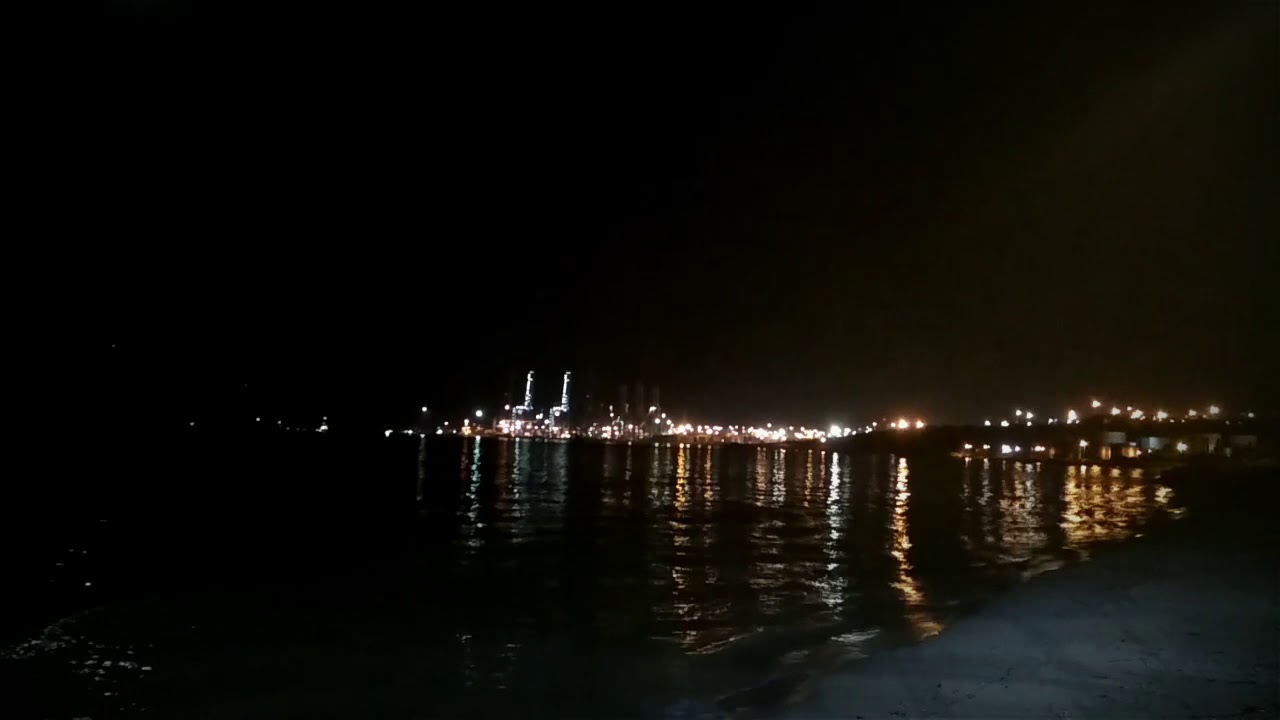 Relaxing piano with real  wave sound, night, the light reflection of the sea