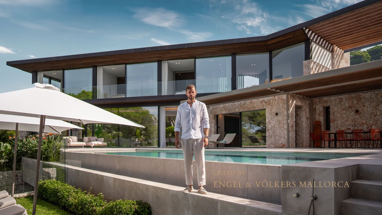 This Seafront Villa in Mallorca is Pure Luxury! - Real Estate Video Production Mallorca