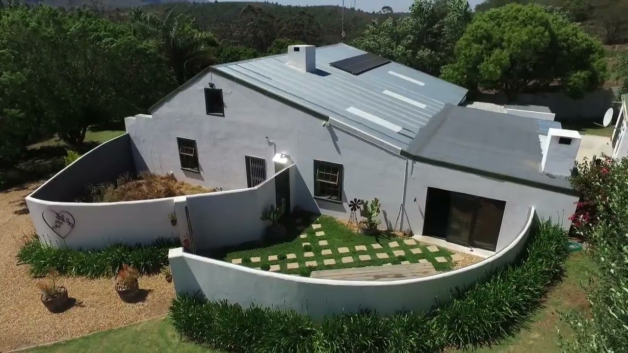 Prime Western Cape Winelands Farm Up For Grabs!