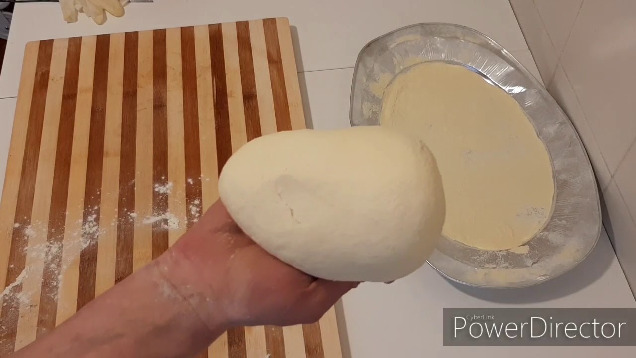 Impasto e lavorazione al ferretto dei maccheroni Calabresi