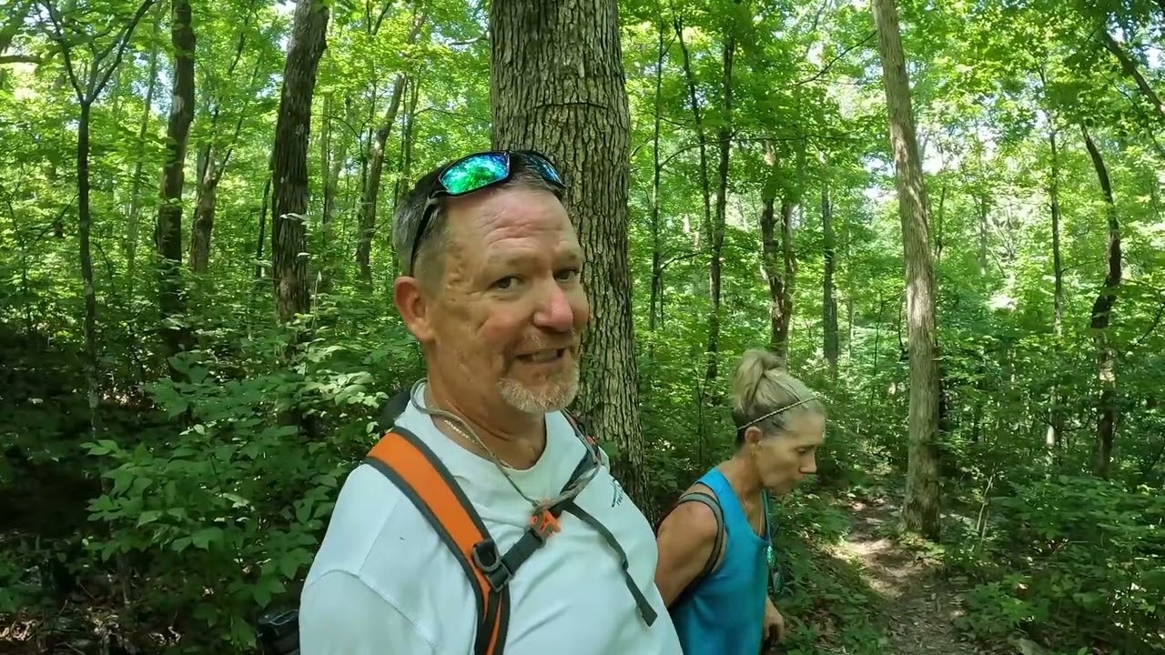 Cumberland Mountain State Park Black Mountain and Ma's Cave Trail hike