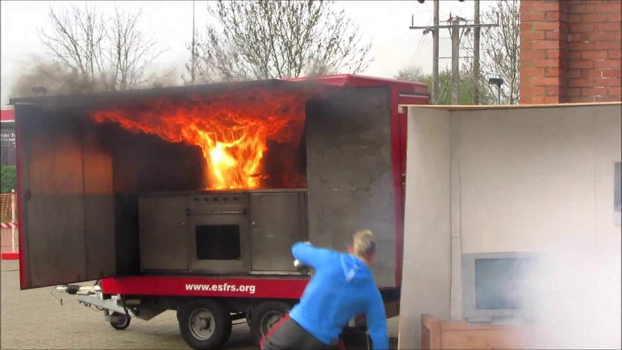 Fire and Rescue - What to do with a chip pan fire