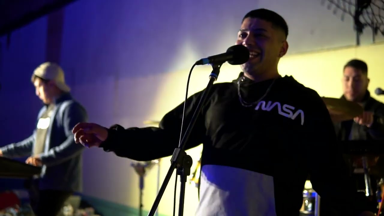 Fusi&oacute;n Irreverente, En Vivo Pto Ays&eacute;n. Ni Que Me Quiera/ Por Si No Regresas ✨ Cumbia Rom&aacute;ntica!!!