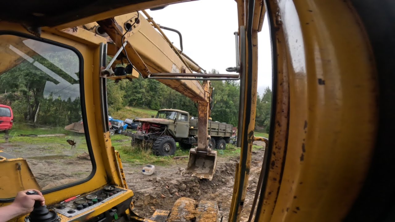 BRØYT X21 moving old SOVJET ARMY TRUCK