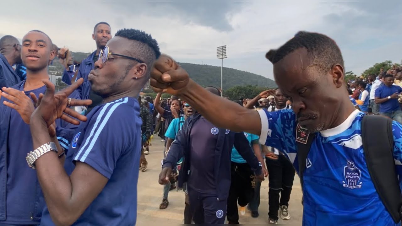🔴G-Taff na Nzovu bahanganiye muri stade nyuma y’umukino wahuzaga Rayon Sports na Police Fc 