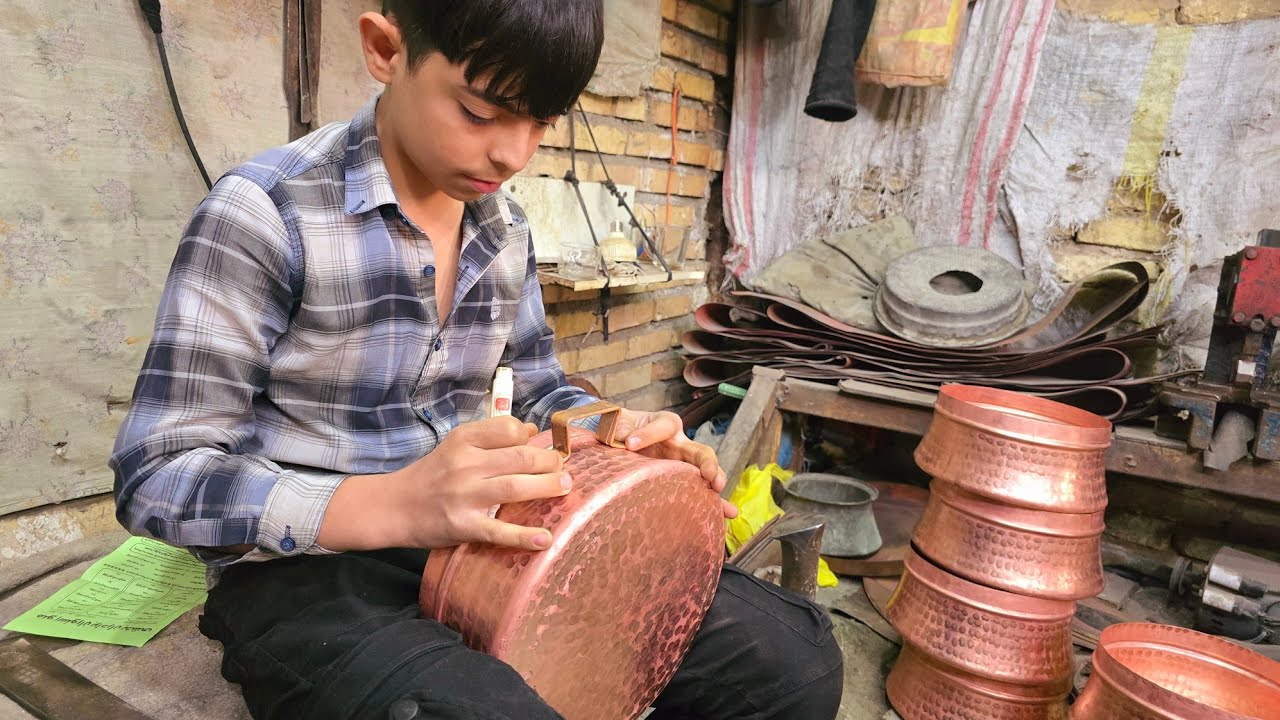 Coppersmith: The smallest professional coppersmith 👌🇮🇷⚒️
