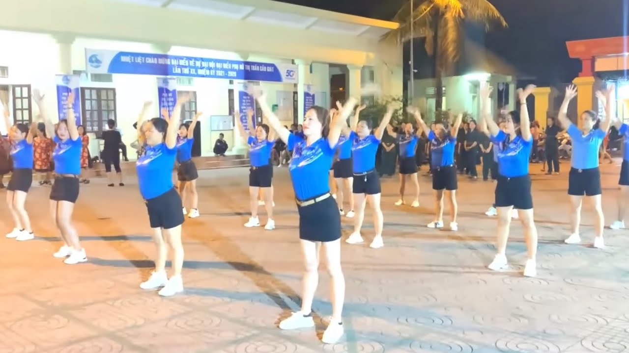 Nhảy Dân Vũ Mười Năm Đợi Chờ ( Remix ) | Những Bước Nhảy Sôi Động Của CLB Nhảy Dân Vũ Quỳnh Mỹ
