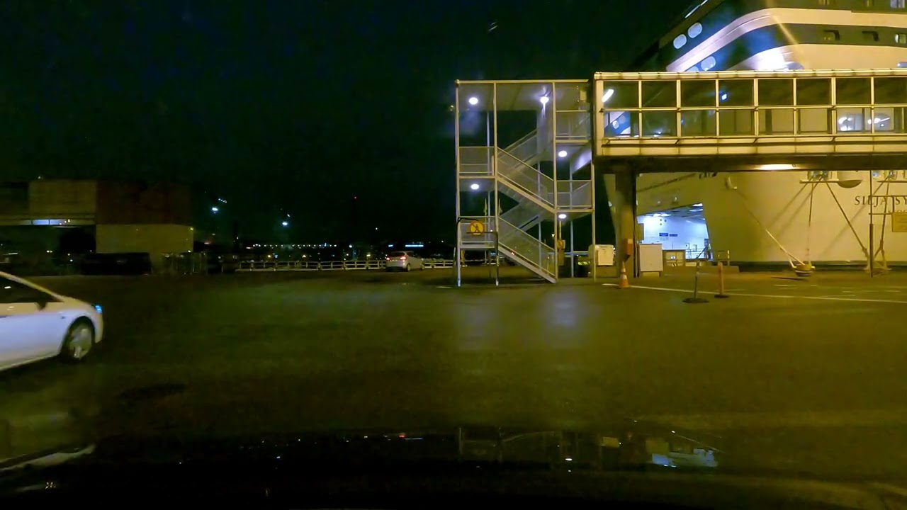 M/S SILJA SYMPHONY.  BOARDING