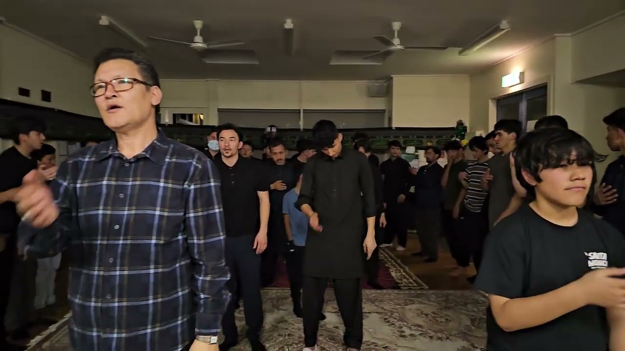 نوحه با صدایی دلنشین آرش ياوري در شب غریبان به شهر بندیگو استرالیا. اجرشان با اباعبدالله الحسین.