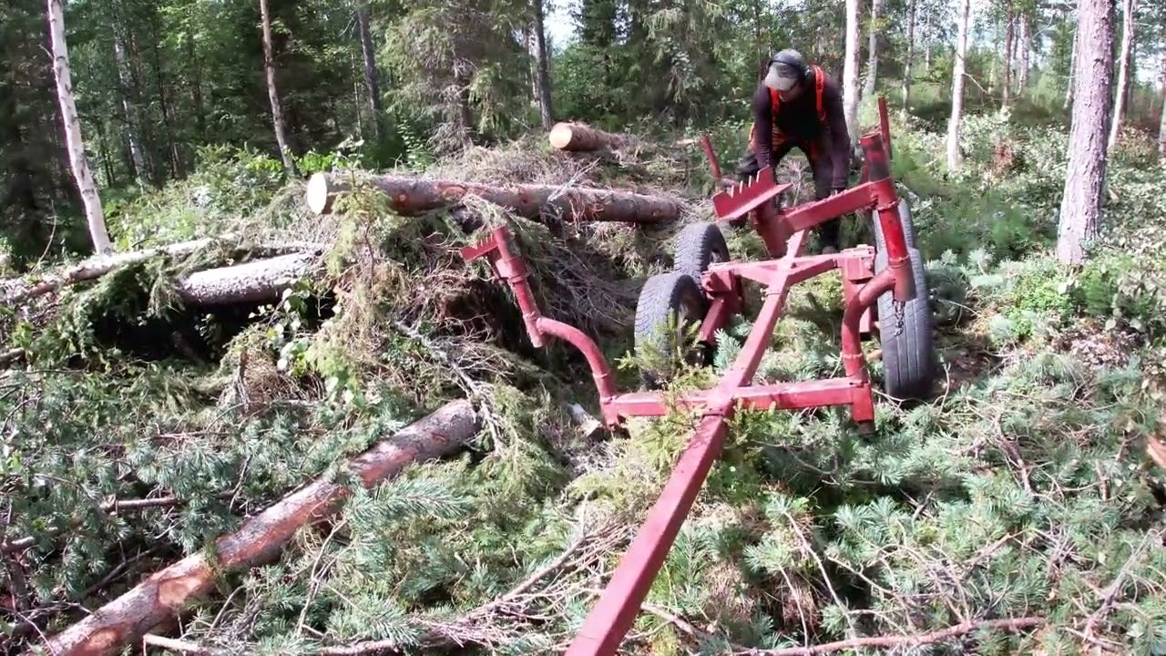 Syksyn viimeiset puunajot mönkijällä...