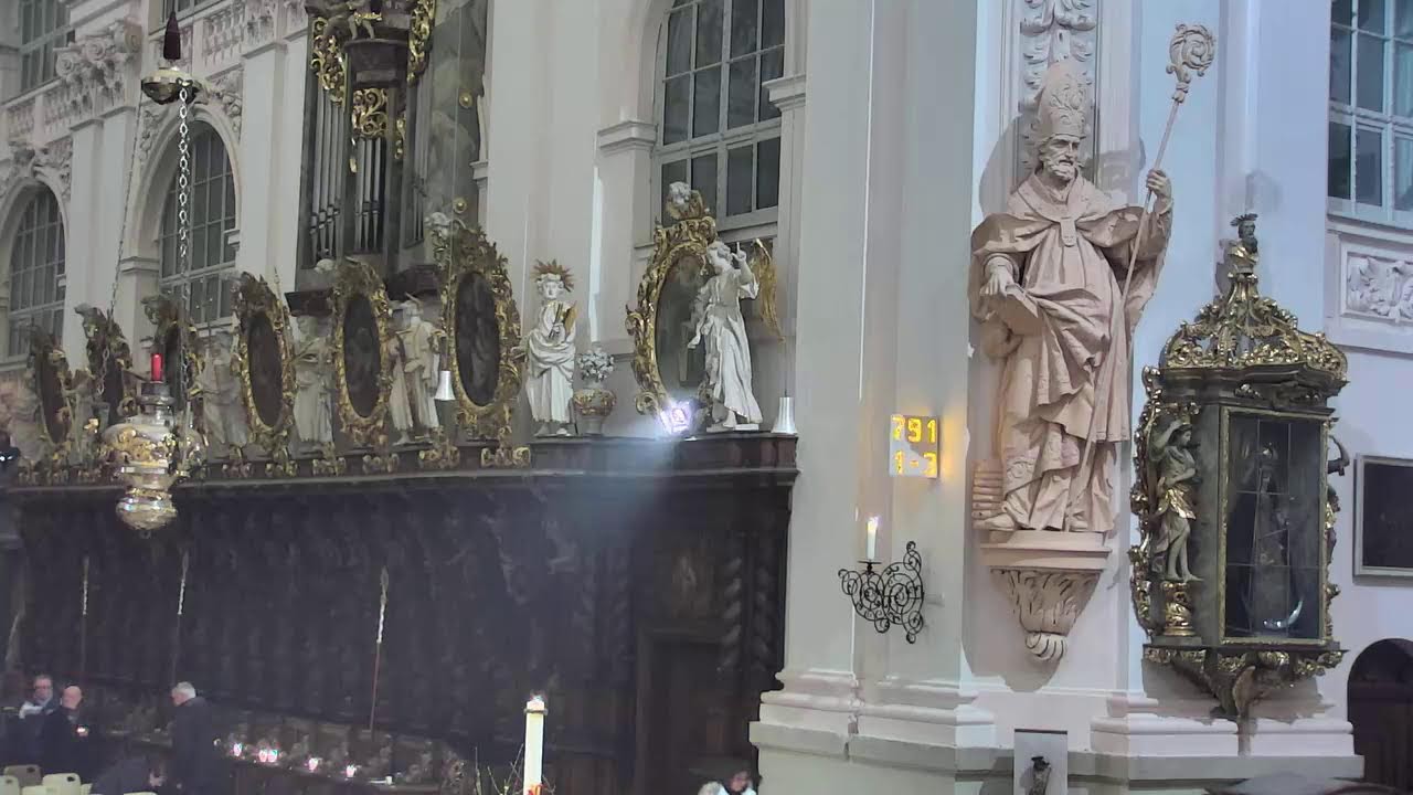 08.04.2023 - Feier der Osternacht - Gottesdienst aus der Basilika Waldsassen