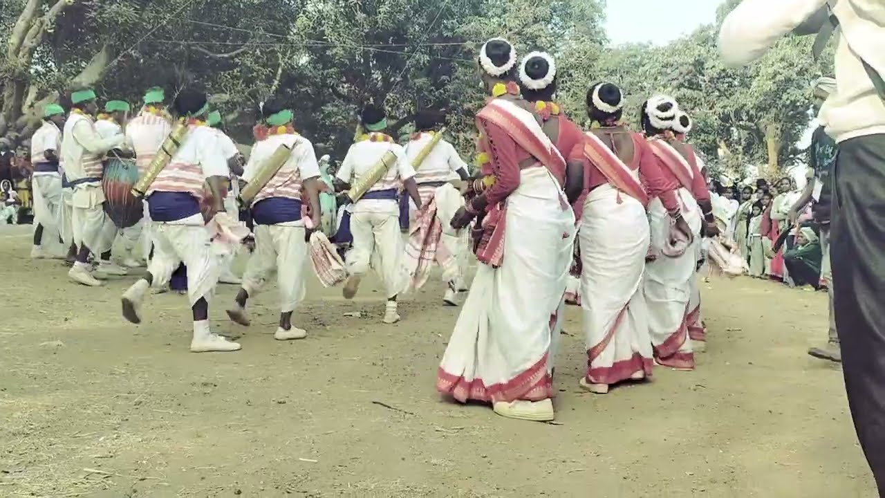 टोड़गकेल में मुंडारी कलाकार आदिवासी नाच देखने को मिला बहुत अच्छा सुंदर है।। 2026 ।।2026