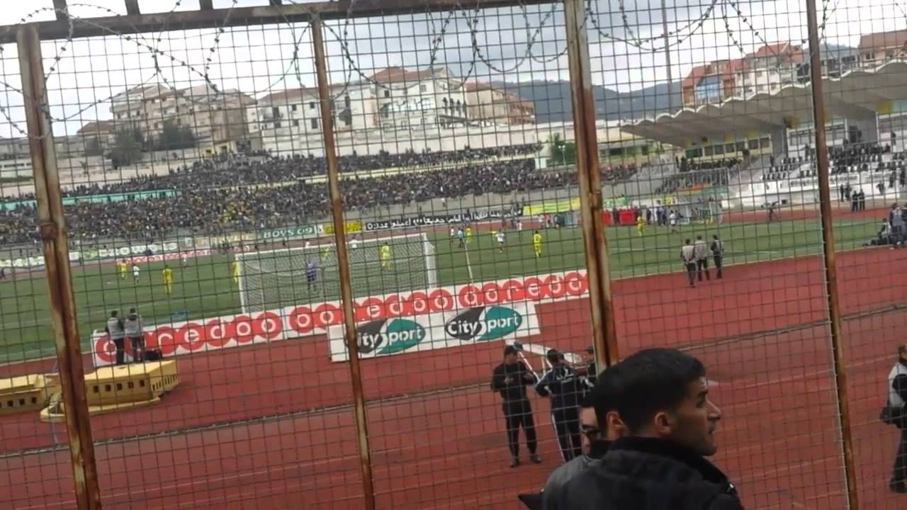 الشناوة يقتحمون المدرجات  mca vs jsk 2015