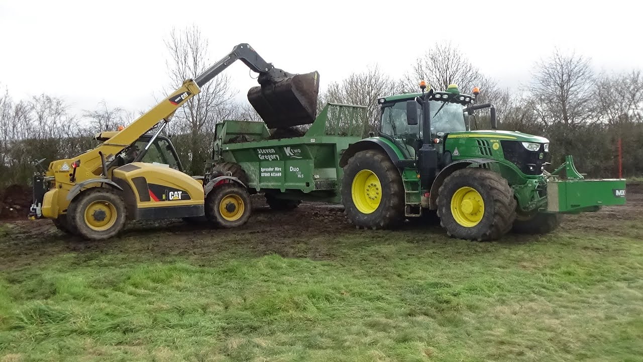 Muck Spreading with John Deere 6195R, Loading with Cat Telehandler