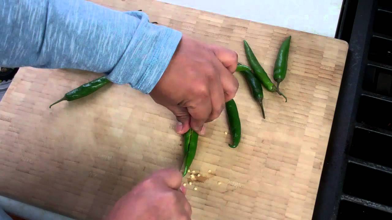 How To Remove The Seeds From Chili Peppers.