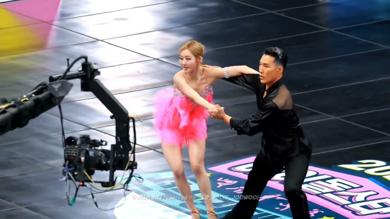 [250825 추석 아육대] Shallow & Bad 댄스스포츠 키스오브라이프 쥴리 KISSOFLIFE JULIE