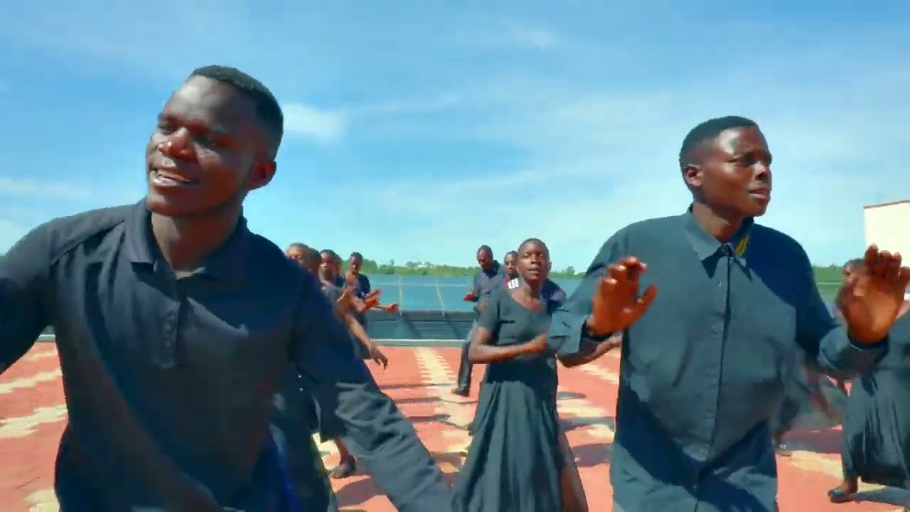 05 Nguku E l c k Choir   Basi Imetupasa Video