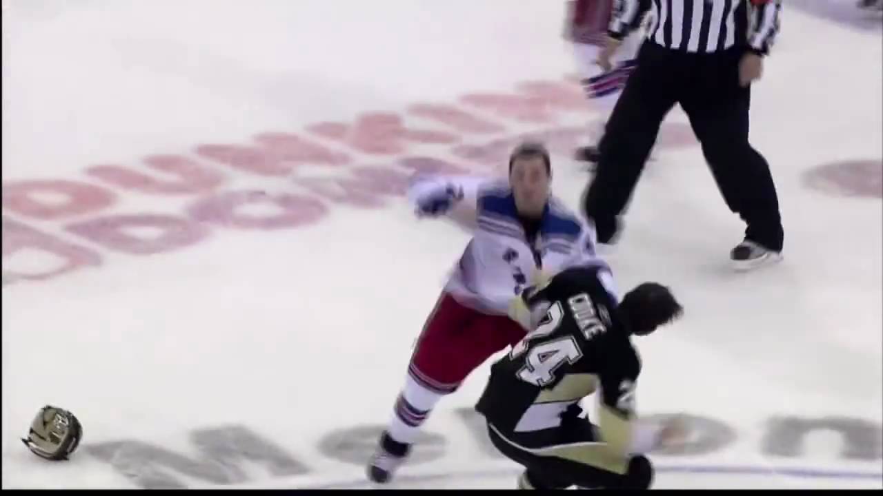 Ryan Callahan vs Matt Cooke Nov 28, 2009