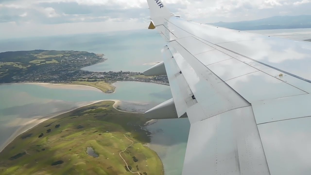 Ryanair Boeing 737 MAX 8-200 Landing at Dublin Airport Runway 28L