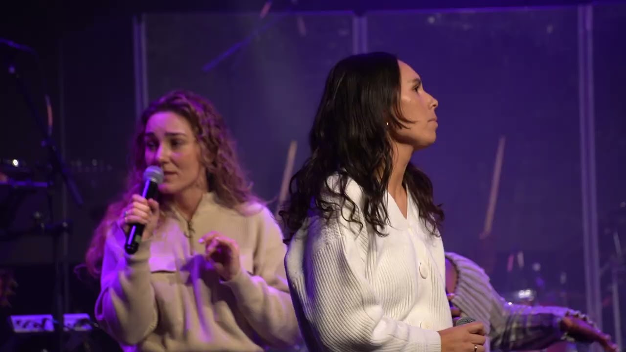 Pour Out The Oil (LIVE) - Pastor Tamara Kroeske ft. City Church District