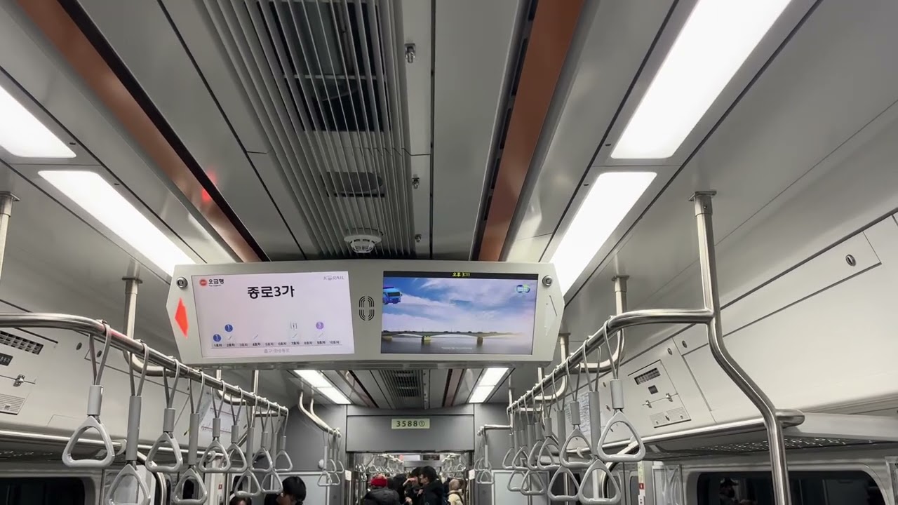 서울 3호선 코레일 종로3가역 환승 안내방송 Change announcement at Seoul line 3 Jongno 3ga in Korail train