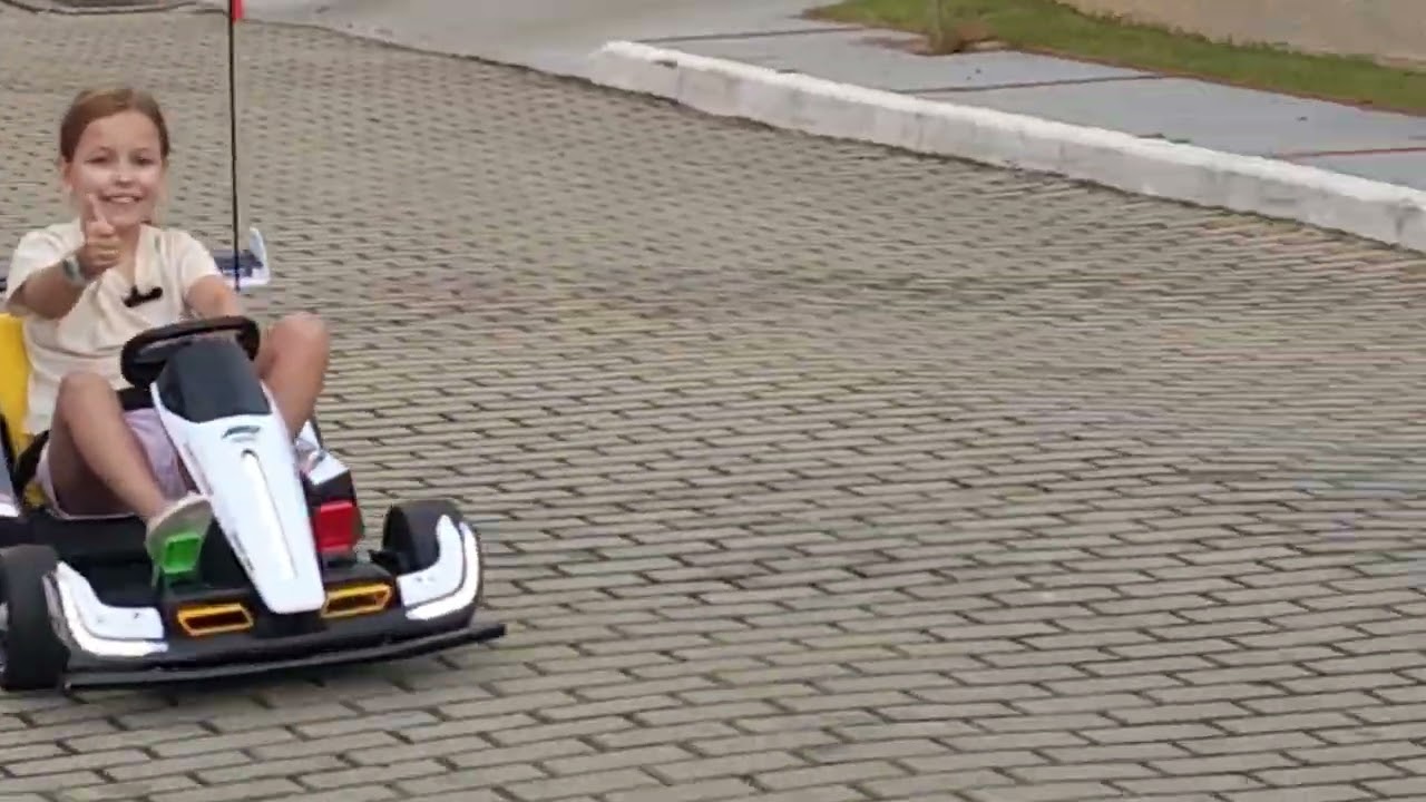 Andando de Kart Elétrico 🏁