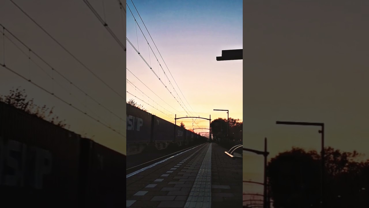 vectron + containers passing trough helmond 't hout. 