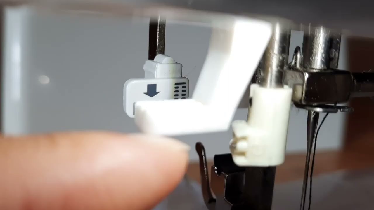 Tuto Couture: Réaliser une Boutonnière avec pied de biche spécial